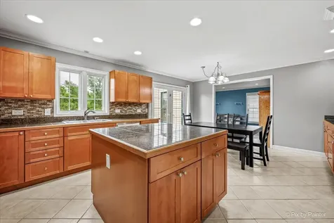 810 Woodridge Trail Mchenry IL 60050