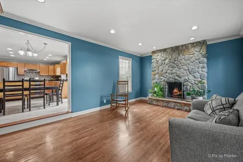 810 Woodridge Trail Mchenry IL 60050
