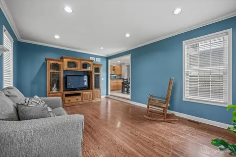 810 Woodridge Trail Mchenry IL 60050
