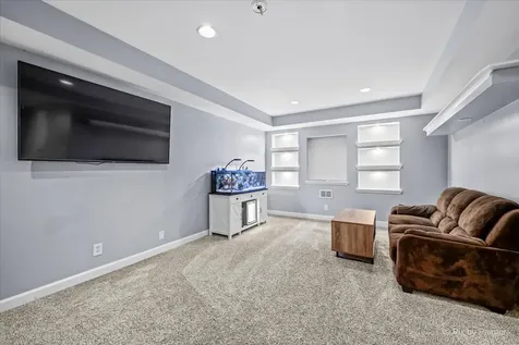 810 Woodridge Trail Mchenry IL 60050