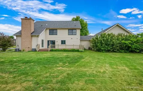 810 Woodridge Trail Mchenry IL 60050