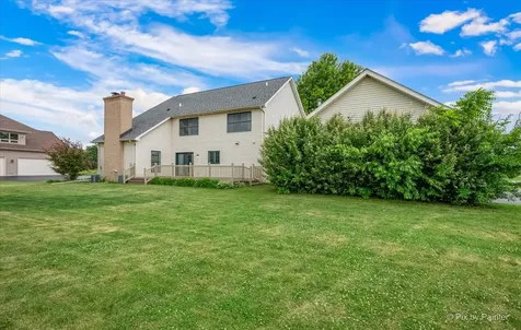 810 Woodridge Trail Mchenry IL 60050