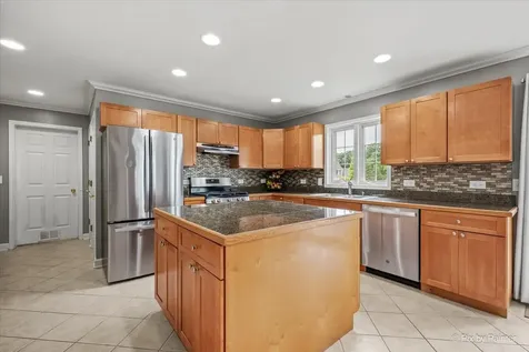 810 Woodridge Trail Mchenry IL 60050