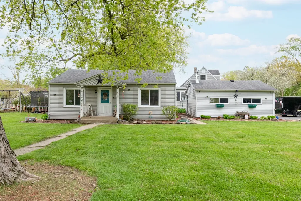 20929 West Sanrem Avenue Lake Villa IL 60046