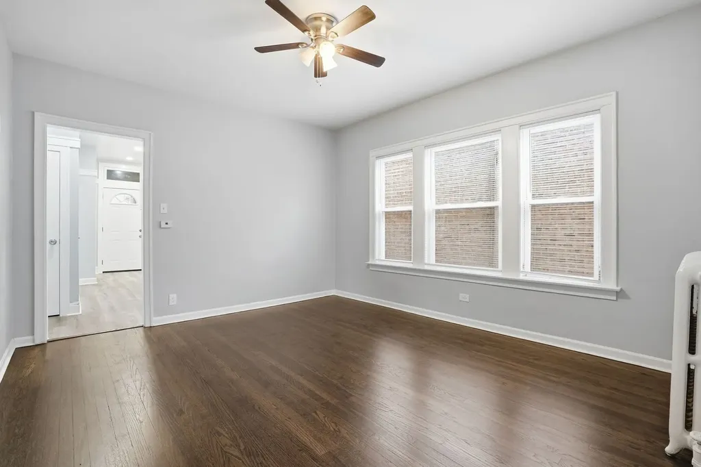 7923 South Luella Avenue Chicago IL 60617