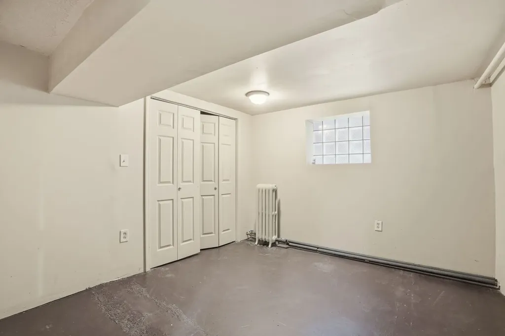 7923 South Luella Avenue Chicago IL 60617
