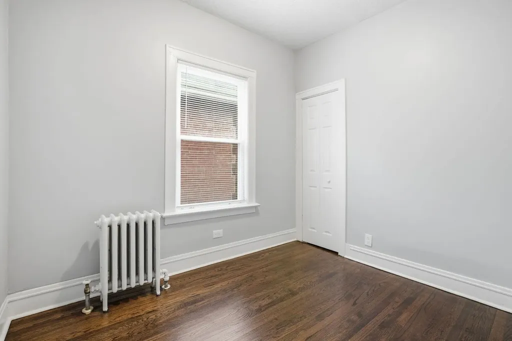 7923 South Luella Avenue Chicago IL 60617