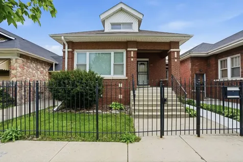 7923 South Luella Avenue Chicago IL 60617