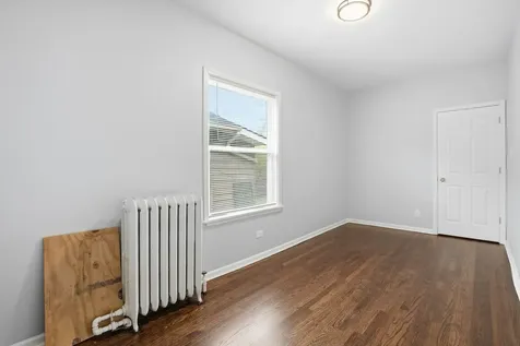 7923 South Luella Avenue Chicago IL 60617