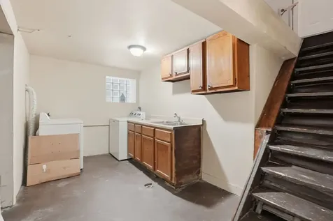 7923 South Luella Avenue Chicago IL 60617