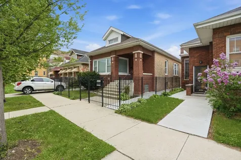 7923 South Luella Avenue Chicago IL 60617