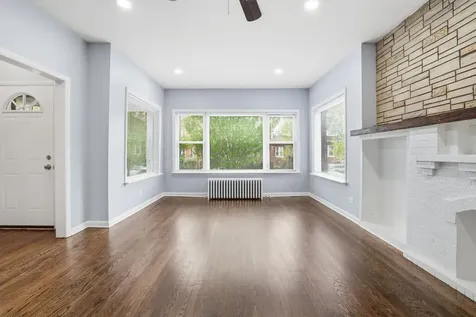 7923 South Luella Avenue Chicago IL 60617