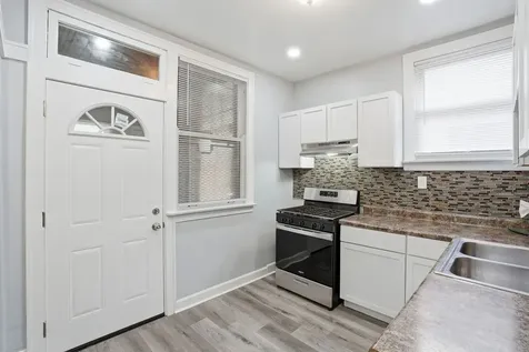 7923 South Luella Avenue Chicago IL 60617