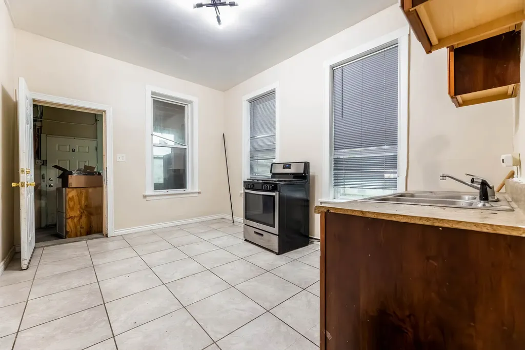 5205 South Wood Street Chicago IL 60609