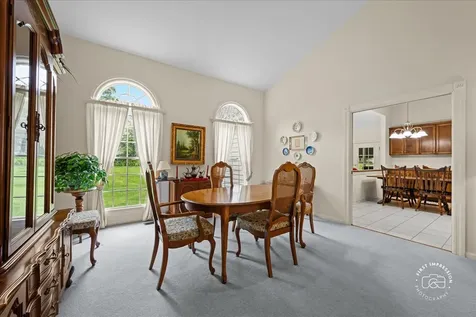 16 Glengarry Lane Sugar Grove IL 60554