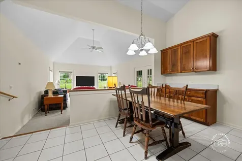 16 Glengarry Lane Sugar Grove IL 60554