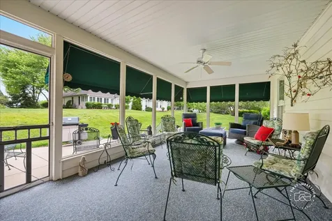 16 Glengarry Lane Sugar Grove IL 60554