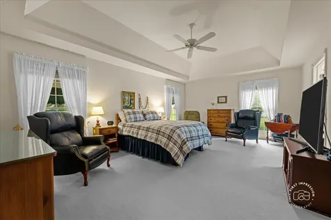 16 Glengarry Lane Sugar Grove IL 60554