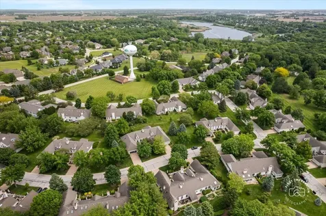16 Glengarry Lane Sugar Grove IL 60554