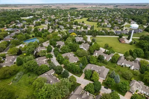 16 Glengarry Lane Sugar Grove IL 60554
