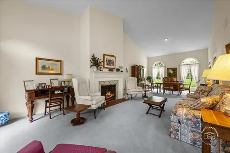 16 Glengarry Lane Sugar Grove IL 60554