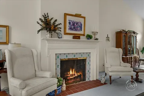 16 Glengarry Lane Sugar Grove IL 60554
