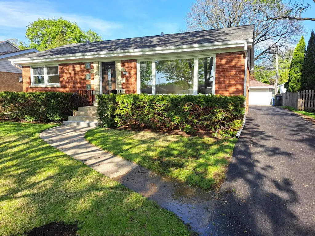 307 North Fairview Avenue Mount Prospect IL 60056