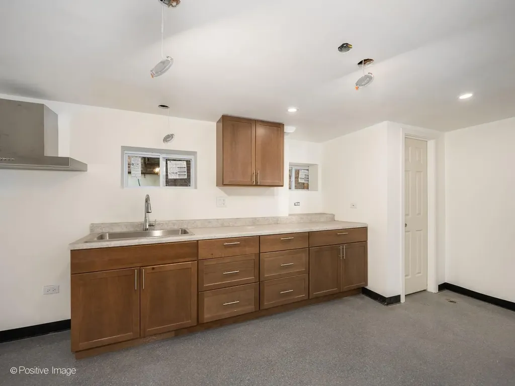 2630 West Estes Avenue Chicago IL 60645