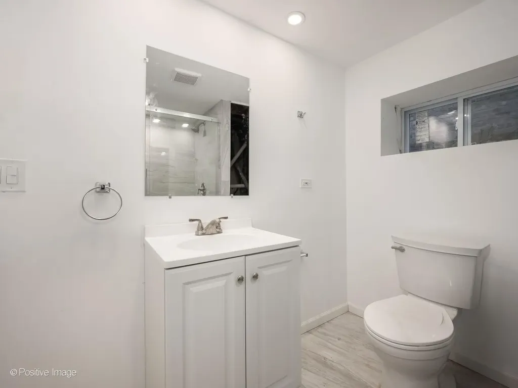 2630 West Estes Avenue Chicago IL 60645
