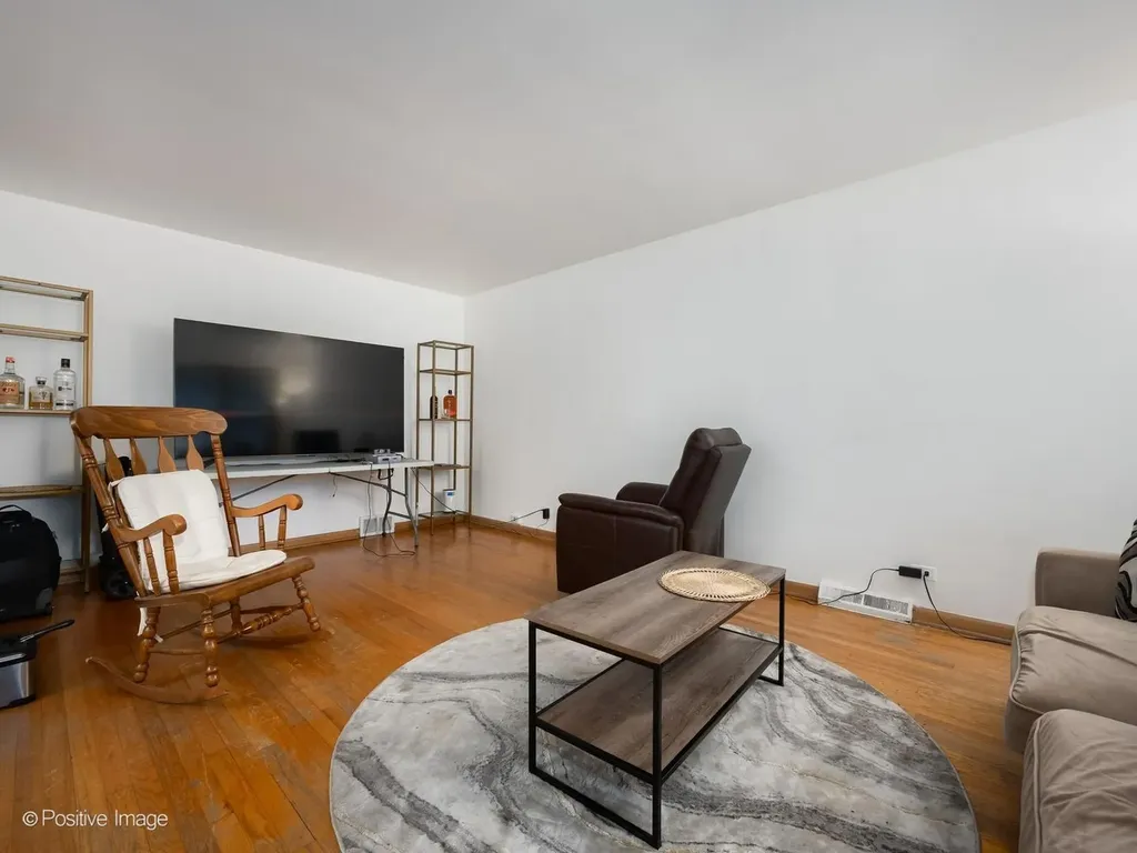2630 West Estes Avenue Chicago IL 60645