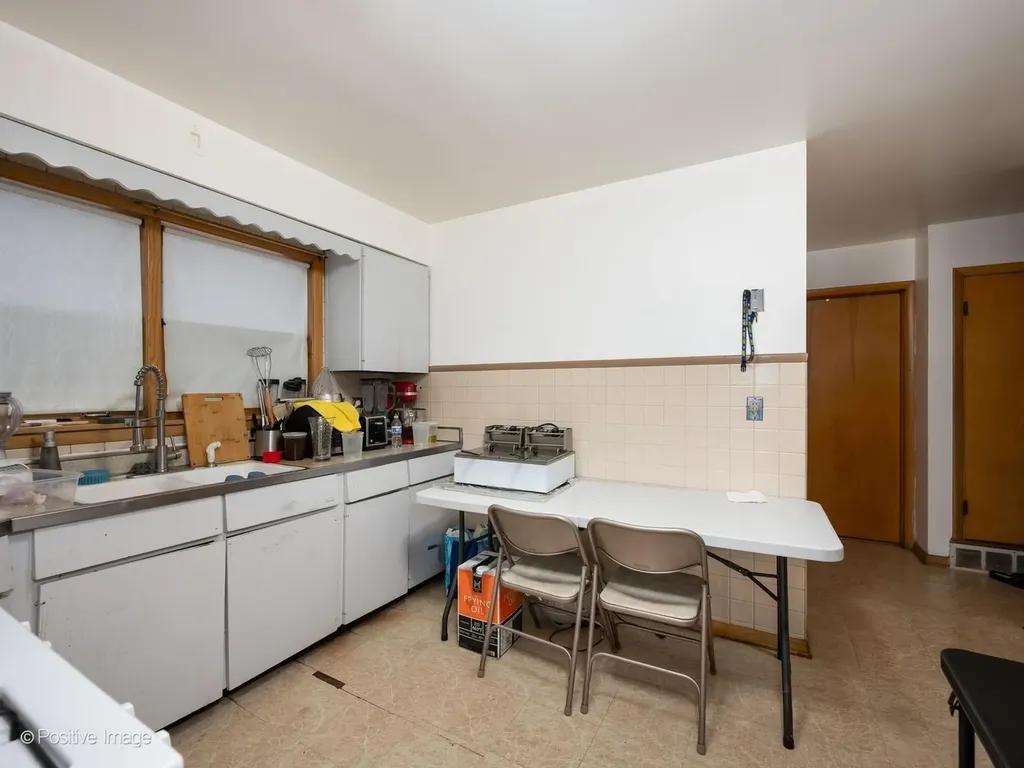 2630 West Estes Avenue Chicago IL 60645