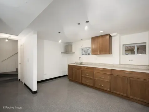 2630 West Estes Avenue Chicago IL 60645