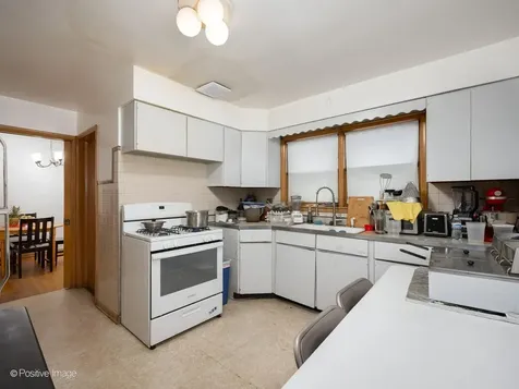 2630 West Estes Avenue Chicago IL 60645