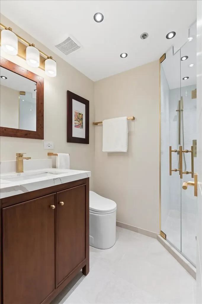 950 North Michigan Avenue Chicago IL 60611