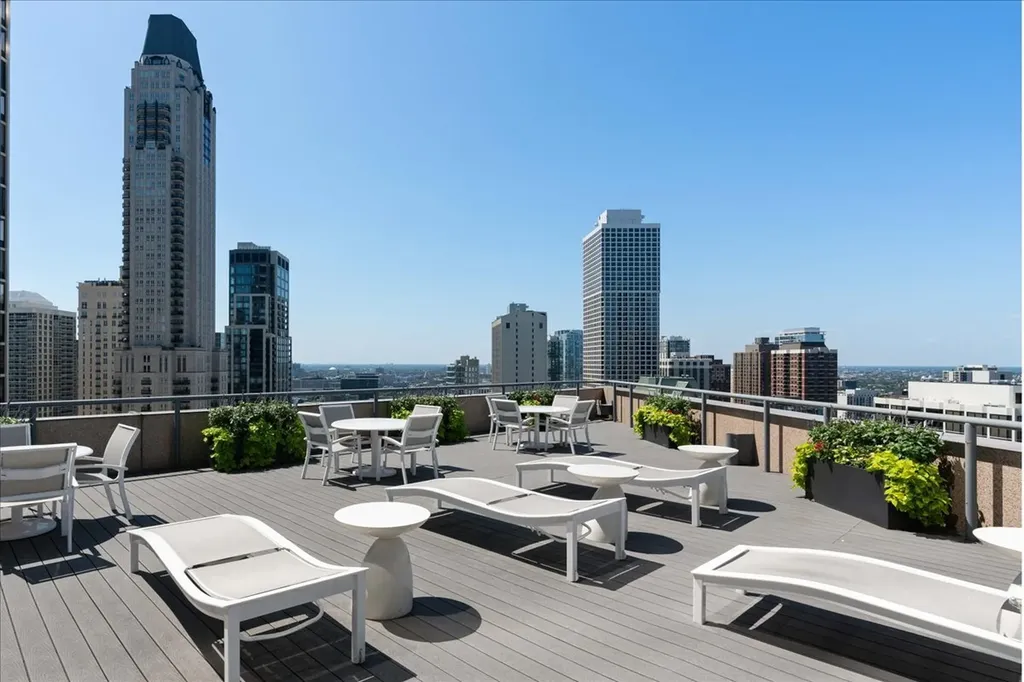 950 North Michigan Avenue Chicago IL 60611