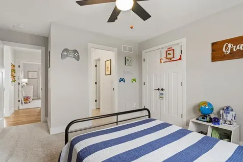 2516 Piney Run Bloomington IL 61705