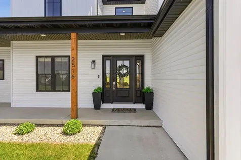 2516 Piney Run Bloomington IL 61705