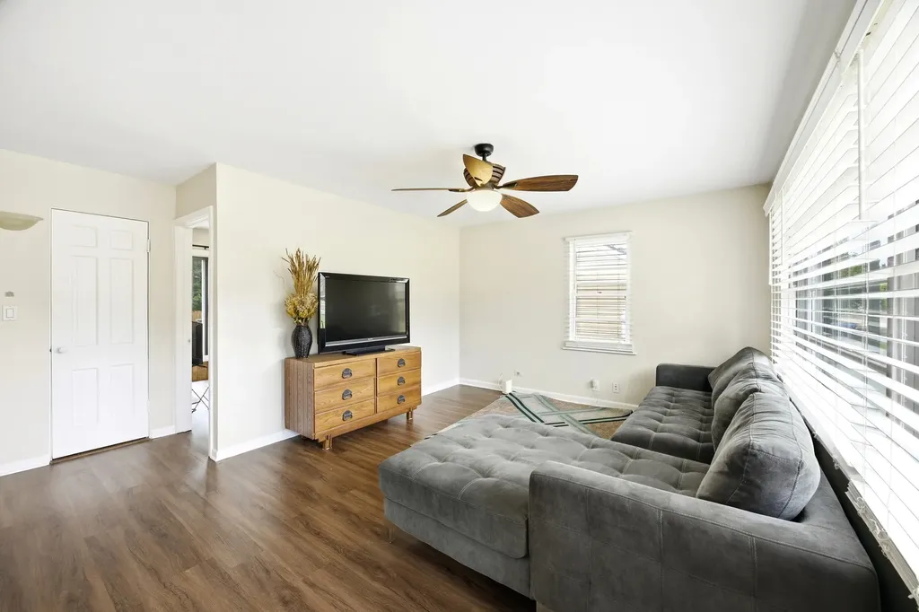 1112 Spruce Street Lake In The Hills IL 60156