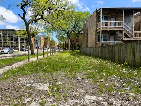 856 North Avers Avenue Chicago IL 60651