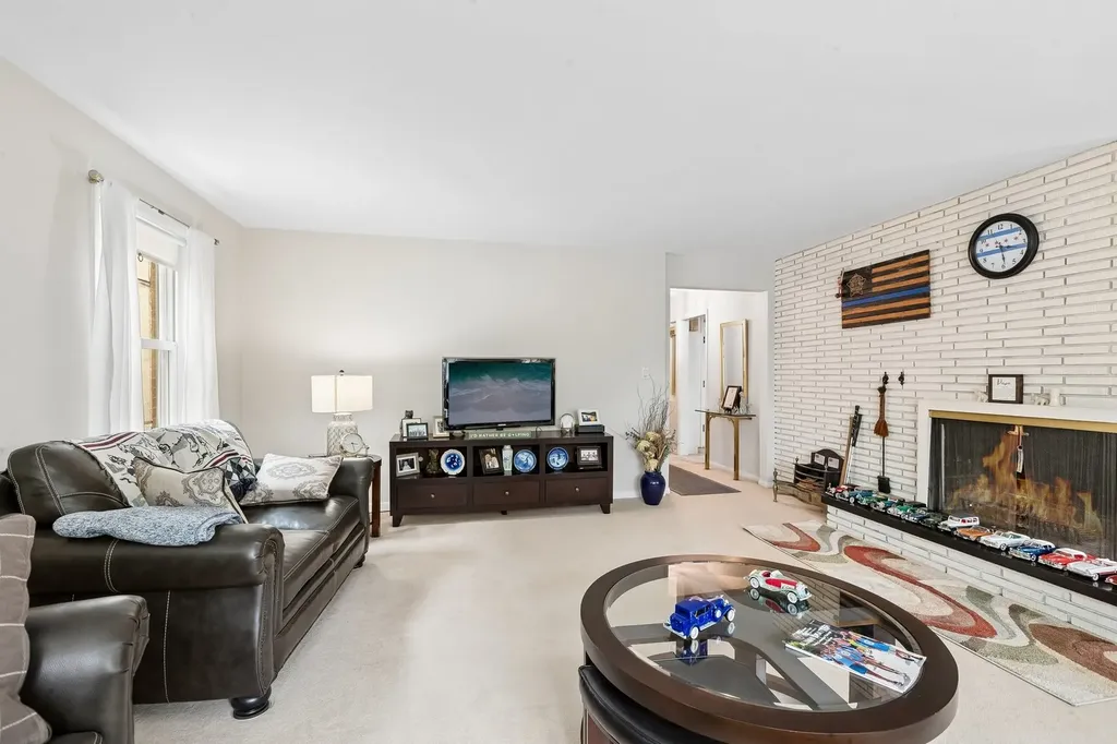 2225 West Touhy Avenue Chicago IL 60645