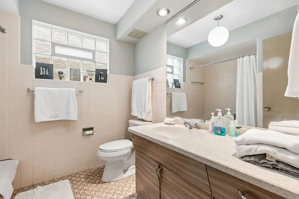 2225 West Touhy Avenue Chicago IL 60645