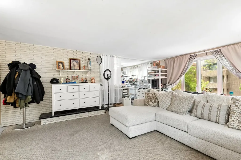 2225 West Touhy Avenue Chicago IL 60645
