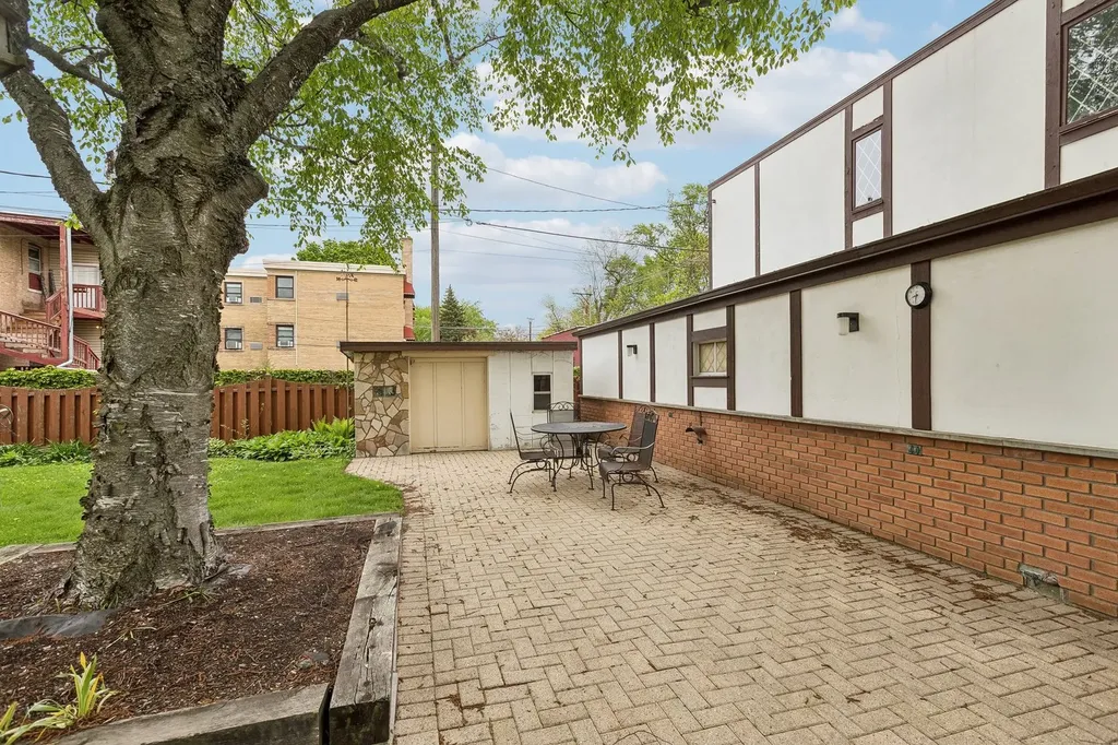 2225 West Touhy Avenue Chicago IL 60645