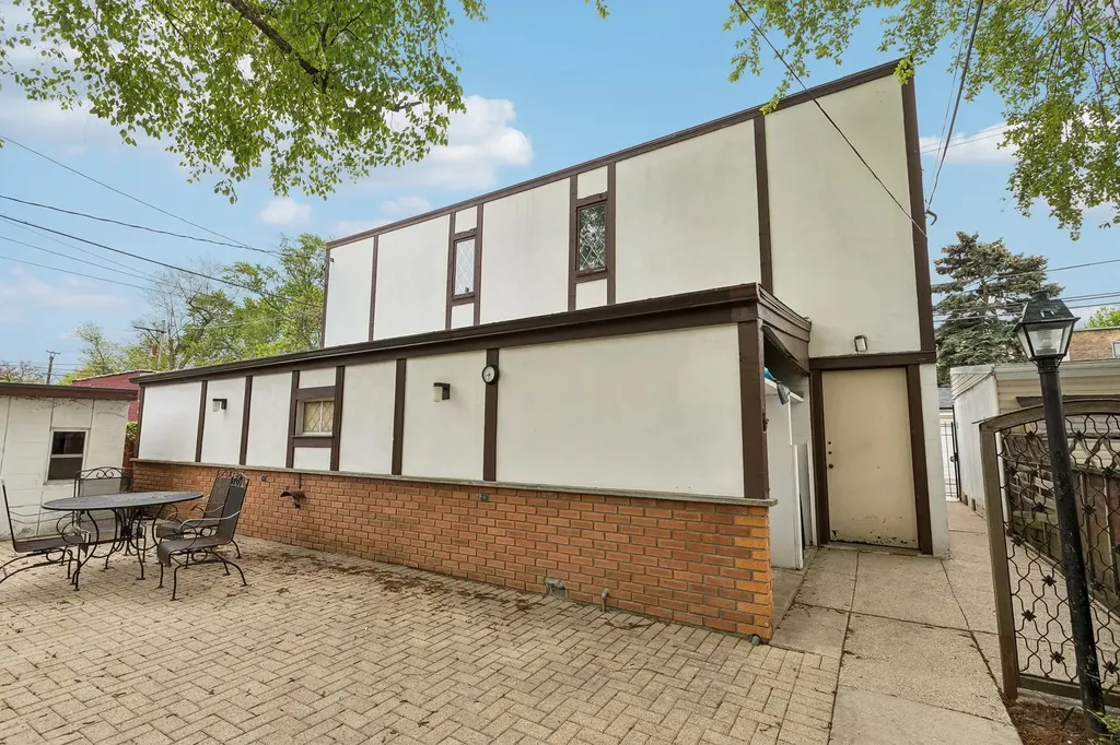 2225 West Touhy Avenue Chicago IL 60645