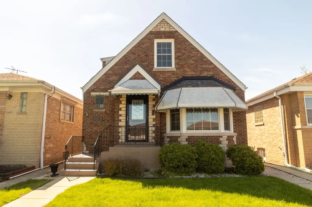 3924 North Oconto Avenue Chicago IL 60634