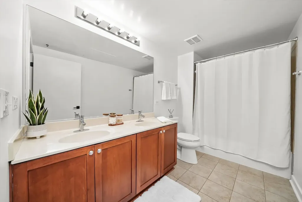 50 East 16th Street Chicago IL 60616