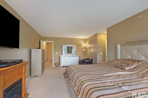 703 Owl Creek Lane Gurnee IL 60031