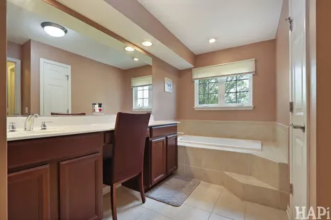703 Owl Creek Lane Gurnee IL 60031