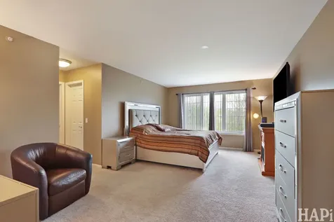 703 Owl Creek Lane Gurnee IL 60031