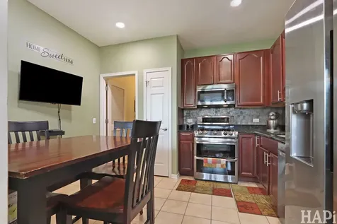 703 Owl Creek Lane Gurnee IL 60031